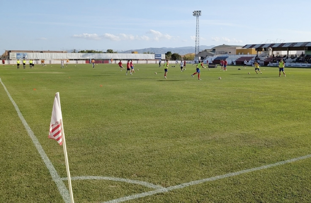 El csped del Juan Cayuela estar a punto para la segunda vuelta del campeonato liguero